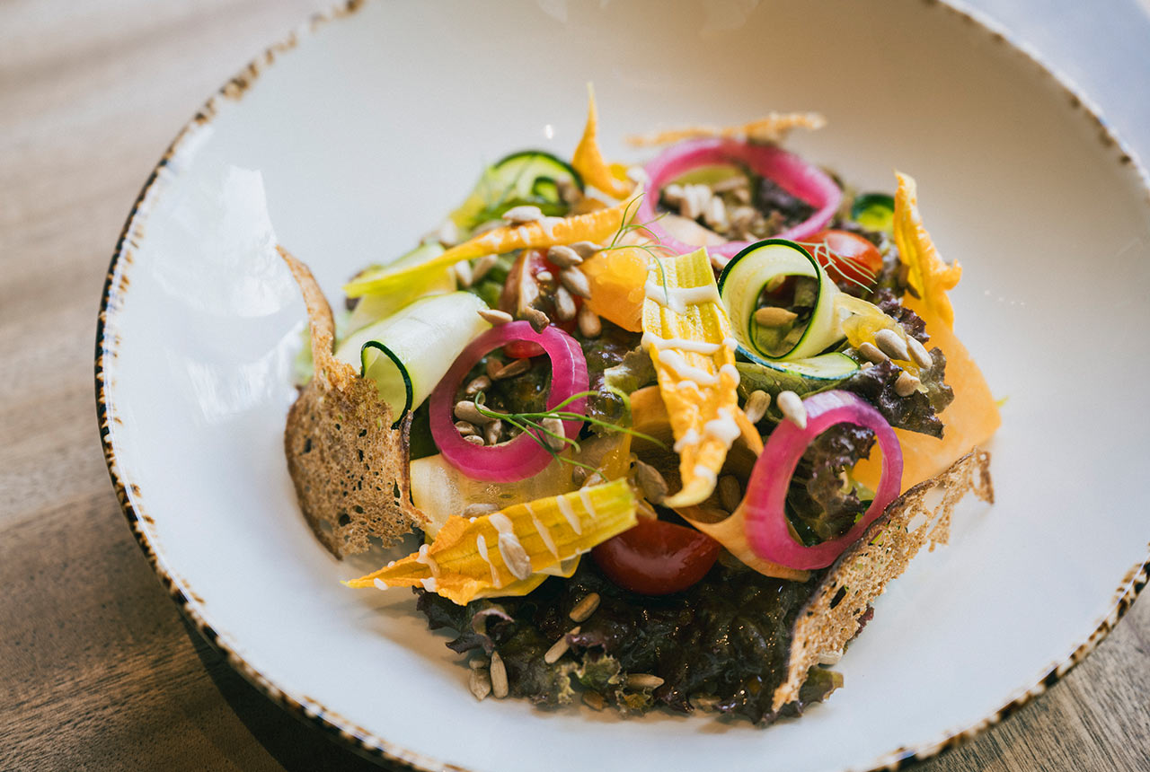 ENOWA YUFUIN farm-to-table dining