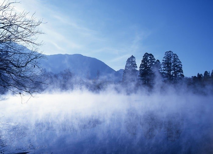 由布院の朝霧